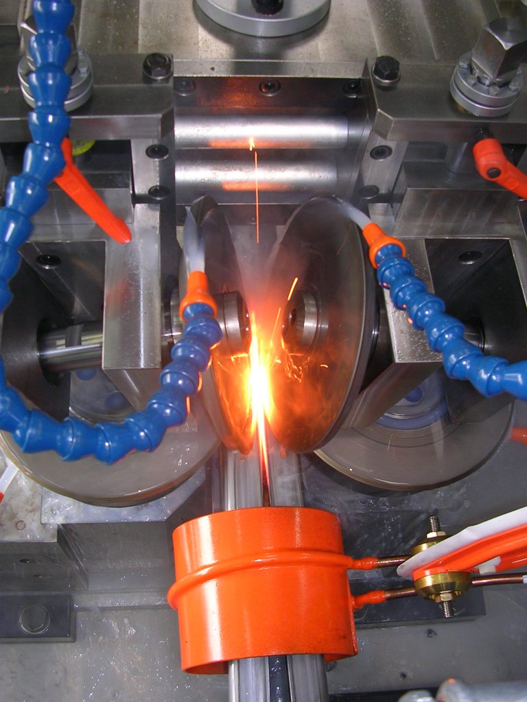 Induction pipe welding